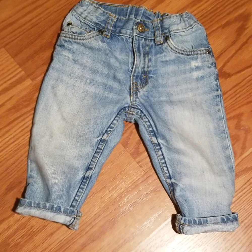 Gap shirt hm distressed jesns 6-12mo‎
